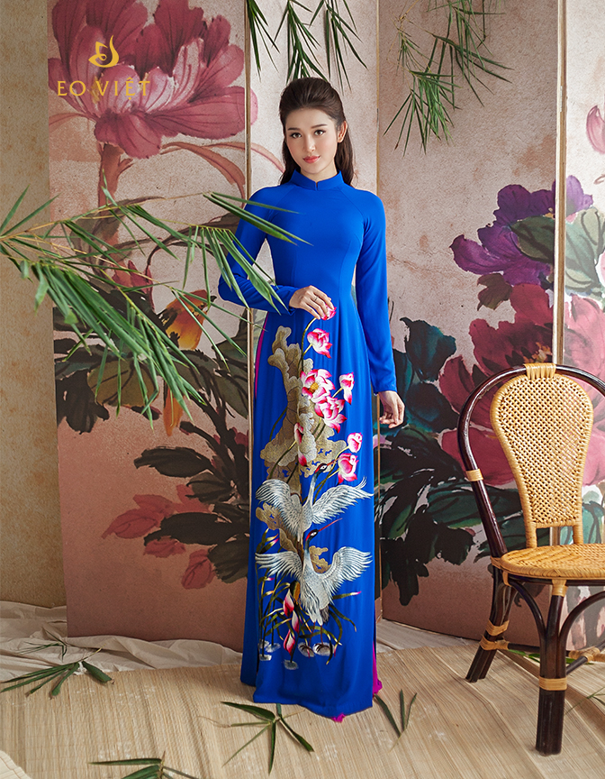 Áo dài thêu tay hình chim công TM001